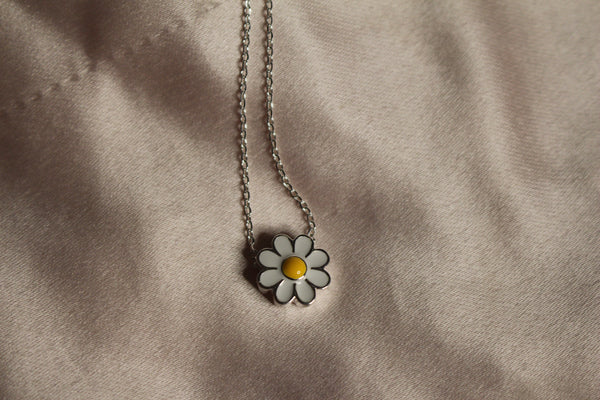 Daisy Necklace