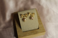 Bow studs